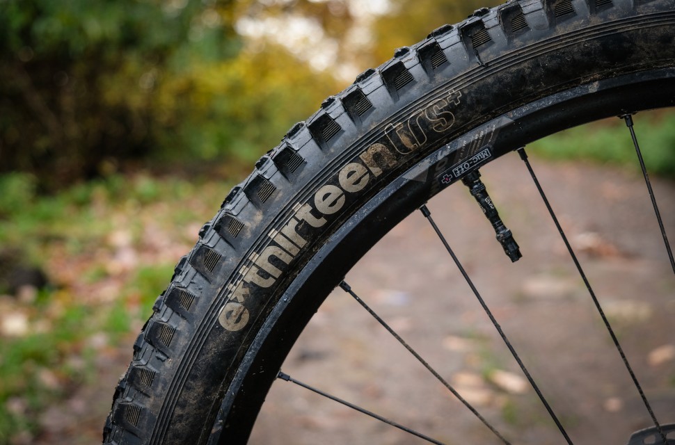 27.5 x hot sale 2.35 tires